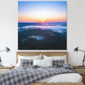Das erste Morgenlicht erhellt den Wald Leinwanddruck (Insitu (Schlafzimmer))