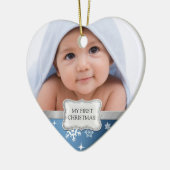 Das erste Weihnachtsfest des Babys. Foto hinzufüge Keramikornament (Links)