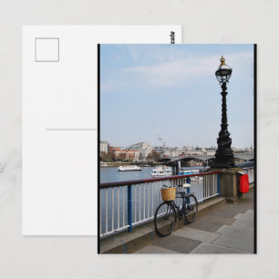 Das Fahrrad an der Themse Postkarte