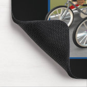 Das Fahrrad-Rennen der Frauen Mousepad (Ecke)