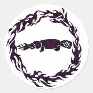 Das Feuer, das Platypus atmet, flammt Runder Aufkleber