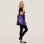 Das Fireworks Galaxy Outer Space Foto Tasche (Am Model)