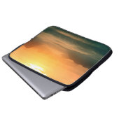 Das Foto der Landschaft, der wunderschöne Nebel am Laptopschutzhülle (Vorne Knopf)