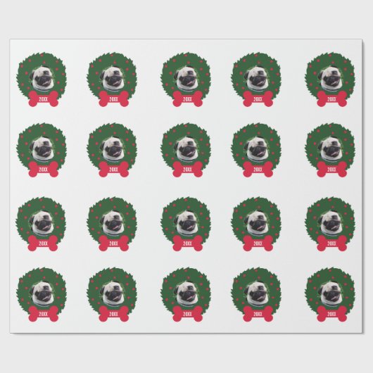 Das Foto des Mops-Hundeweihnachtswreath-Welpen, Geschenkpapier (Flach)