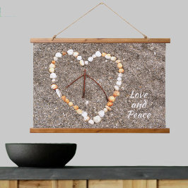 Das friedliche Zeichen im Herzen von Seashells am Wandteppich Mit Holzrahmen