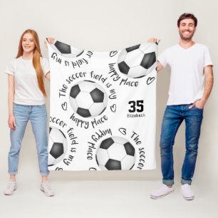 Das Fußballfeld ist mein glücklicher Ort, wo Mädch Fleecedecke