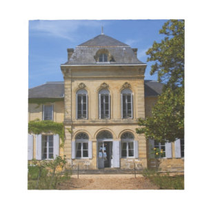 Das Gebäude des Hauptchateaus wurde renoviert dur Notizblock