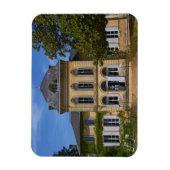 Das Gebäude des Hauptschlosses, renoviert durch Magnet (Vertikal)