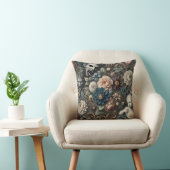 Das gefallene Kinderzimmer - Gotisches Blumendesig Kissen (Stuhl )