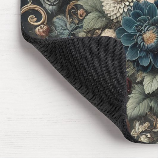 Das gefallene Kinderzimmer - Gotisches Blumendesig Mousepad (Ecke)