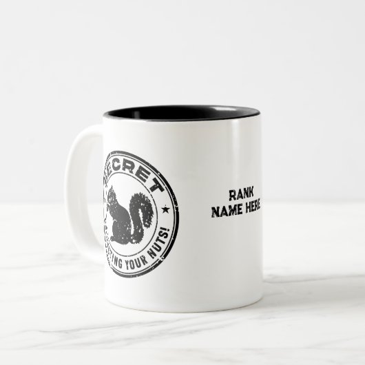 Das geheime Eichhörnchen "Schützt eure Nüsse" ersc Zweifarbige Tasse (Vorderseite Links)