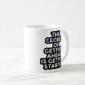 Das Geheimnis des Vorankommens beginnt Kaffeetasse (VorderseiteRechts)