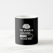 Das Gehirn Wird Geladen Kaffeetasse (Mittel)