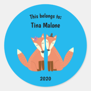 Das gehört zurück zur Schule, die Füchse flirtet.  Runder Aufkleber