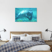 Das Gentle Manatee Leinwanddruck (Insitu (Schlafzimmer))