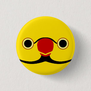 Das Gesicht eines gelben, von Rose umringten Parke Button