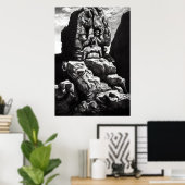 Das Gesicht im Berg | AI Art Poster (Heimbüro)