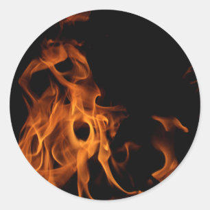 Das Gesicht in der Feuerklemme Runder Aufkleber