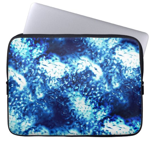 Das gestanzte, blinkende Blau sieht aus wie mattie Laptopschutzhülle (Vorderseite)
