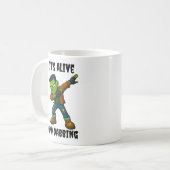 Das gestanzte Monster lebt und versucht zu Hallowe Kaffeetasse (Vorderseite Links)