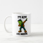 Das gestanzte Monster lebt und versucht zu Hallowe Kaffeetasse (Links)