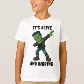 Das gestanzte Monster lebt und versucht zu Hallowe T-Shirt (Vorderseite)