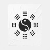 Das Gleichgewicht: Ba Gua, 8 Trigramm Yang TCM Fleecedecke (Vorderseite)