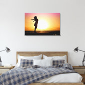 Das Glück der Frau bei Sonnenuntergang Leinwanddruck (Insitu (Schlafzimmer))