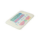 Das Glück sieht sich immer wieder FRIENDS™ an Badematte (Schrägansicht)