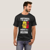 Das Glück wird einem belgischen Belgien Verheirate T-Shirt (Vorne ganz)