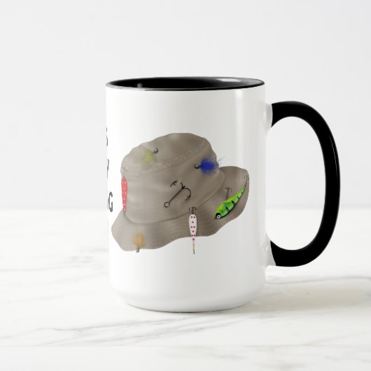 Das glückliche Fischen des Vaters trägt Tasse zur (Rechts)