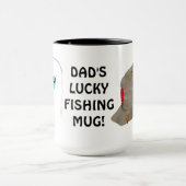 Das glückliche Fischen des Vaters trägt Tasse zur (Zentrum)