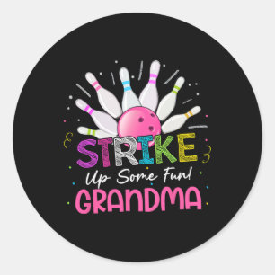 Das Grandma des jungen Mädchens Bowlin erwischen Runder Aufkleber