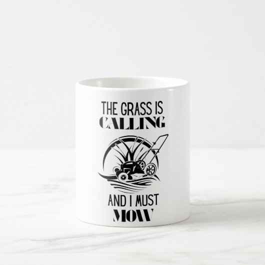 Das Gras ruft und ich muss mähen Kaffeetasse (Mittel)