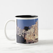 Das große Treppenhaus des Tempels von Apollo Zweifarbige Tasse (Links)