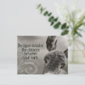 "Das größte Hindernis" Inspiration Zitat Postkarte (Stehend Vorderseite)