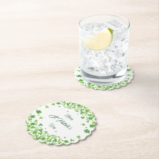 Das grüne Kleeblatt ist glücklich mit St. Patrick Untersetzer (Vor Ort)
