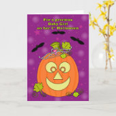 Das Halloween-Kürbis-Prinzessin des Babys erste Karte (Gelbe Blume)