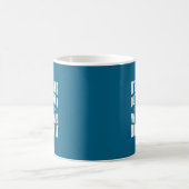 Das harte Denken außerhalb der Box, wenn Kaffeetasse (Mittel)