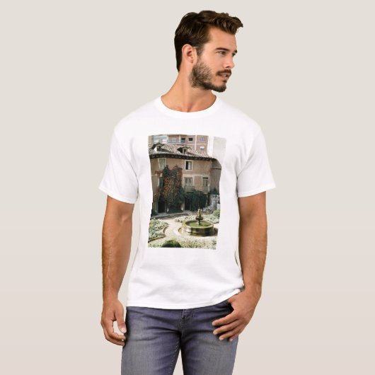 Das Haus von Miguel Cervantes T-Shirt (Vorne ganz)