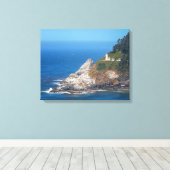 Das Heceta Head Lighthouse an der Küste von Oregon Leinwanddruck (Insitu (Holzboden))