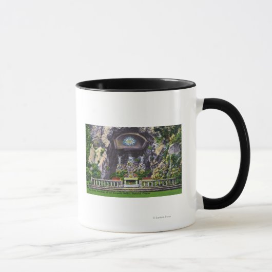 Das Heiligtum unserer traurigen Mutter Grotto View Tasse (Rechts)