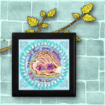 Das Herz, das Gathers Christliche Geschenkboxen gi<br><div class="desc">Das Herz, das Gathers Christliche Geschenkboxen von ArtMuvz Illustration gibt. Passend Christliche T - Shirt, Kleidung und Gebetsgeschenke. Christlicher Pastor-T - Shirt, Inspirationsgeschenke und Kirchenbekleidung.Um Ihren Namen zu personalisieren, fügen Sie Ihren Text hinzu oder fügen Sie stattdessen Text hinzu. Passen Sie diese christliche Geschenkboxen an, um sie einzigartig zu machen...</div>