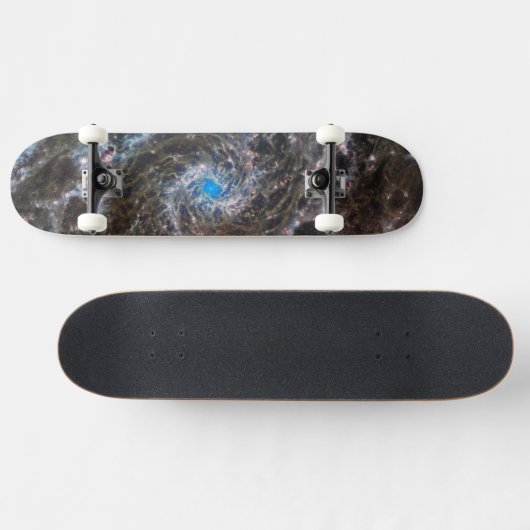 Das Herz des Messiers 74 Skateboard (Horizontal)