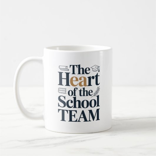Das Herz des Schulteam-Dankeschön-Geschenks Kaffeetasse (Links)