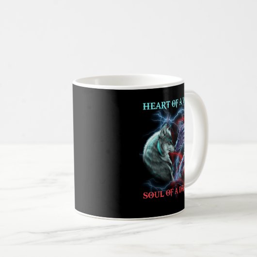 Das Herz eines Wolf-Souls eines Drachen Kaffeetasse (VorderseiteRechts)