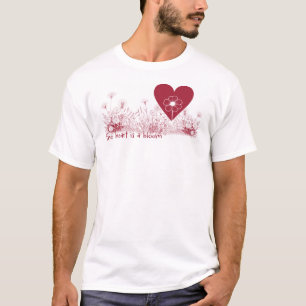 Das Herz ist ein T - Shirt der Bloom-Wildblume
