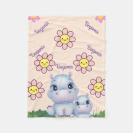 Das Hippo Baby Blanket Design mit Blume personalis Fleecedecke