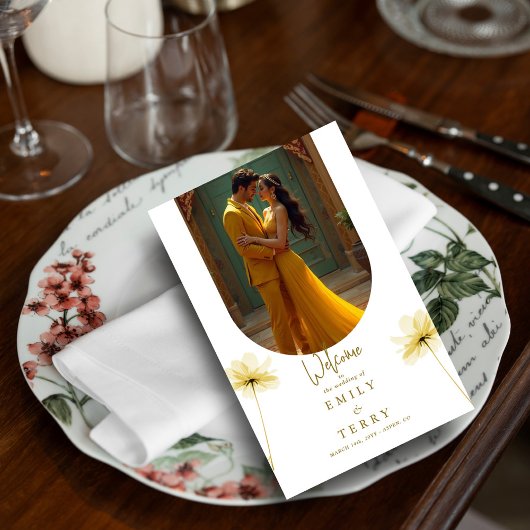 Das Hochzeitsprogramm für Blumen im Golden Hour Gr