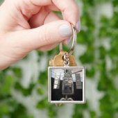 Das Hubble-Weltraumteleskop erscheint Schlüsselanhänger (Hand)